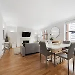 Mayfair Mews Apartment- 2 Bed 3