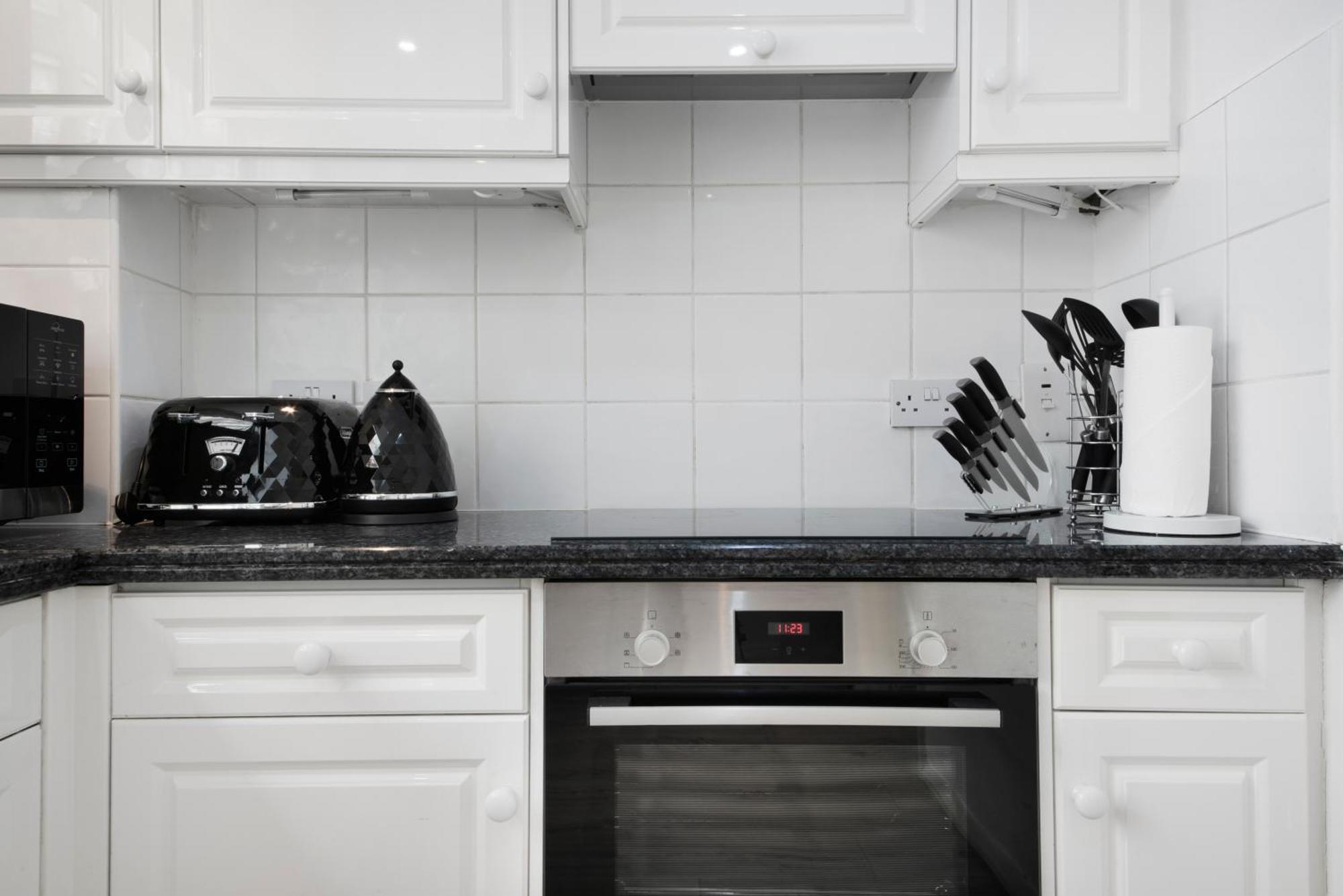 Mayfair Mews Apartment- 2 Bed 3 London