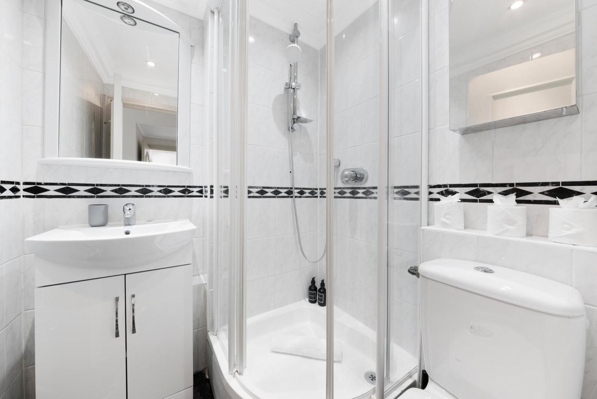 Mayfair Mews Apartment- 2 Bed 3 Apartment