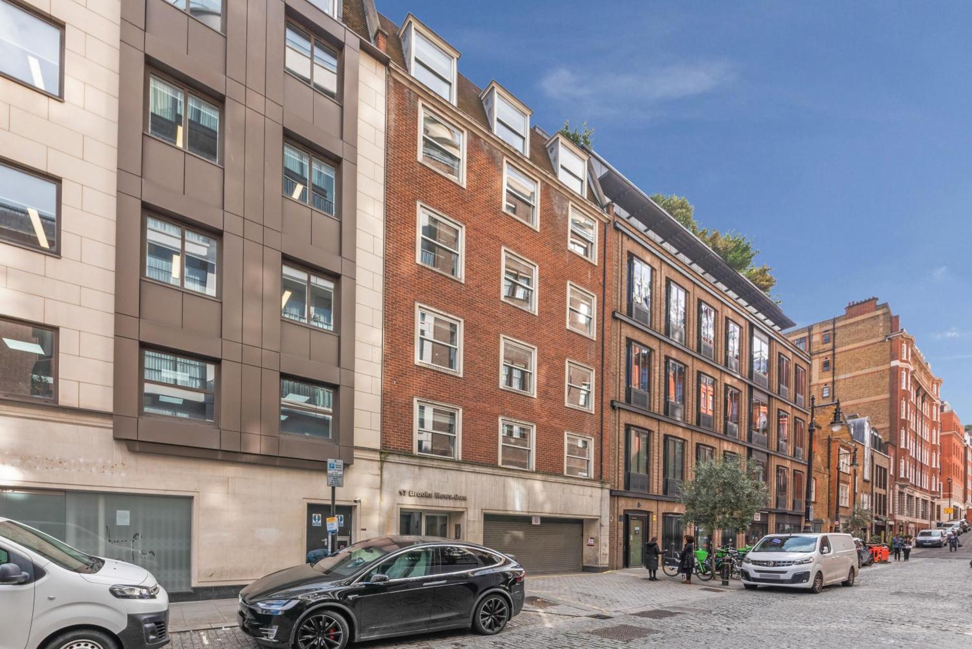 Mayfair Mews Apartment- 2 Bed 3 *