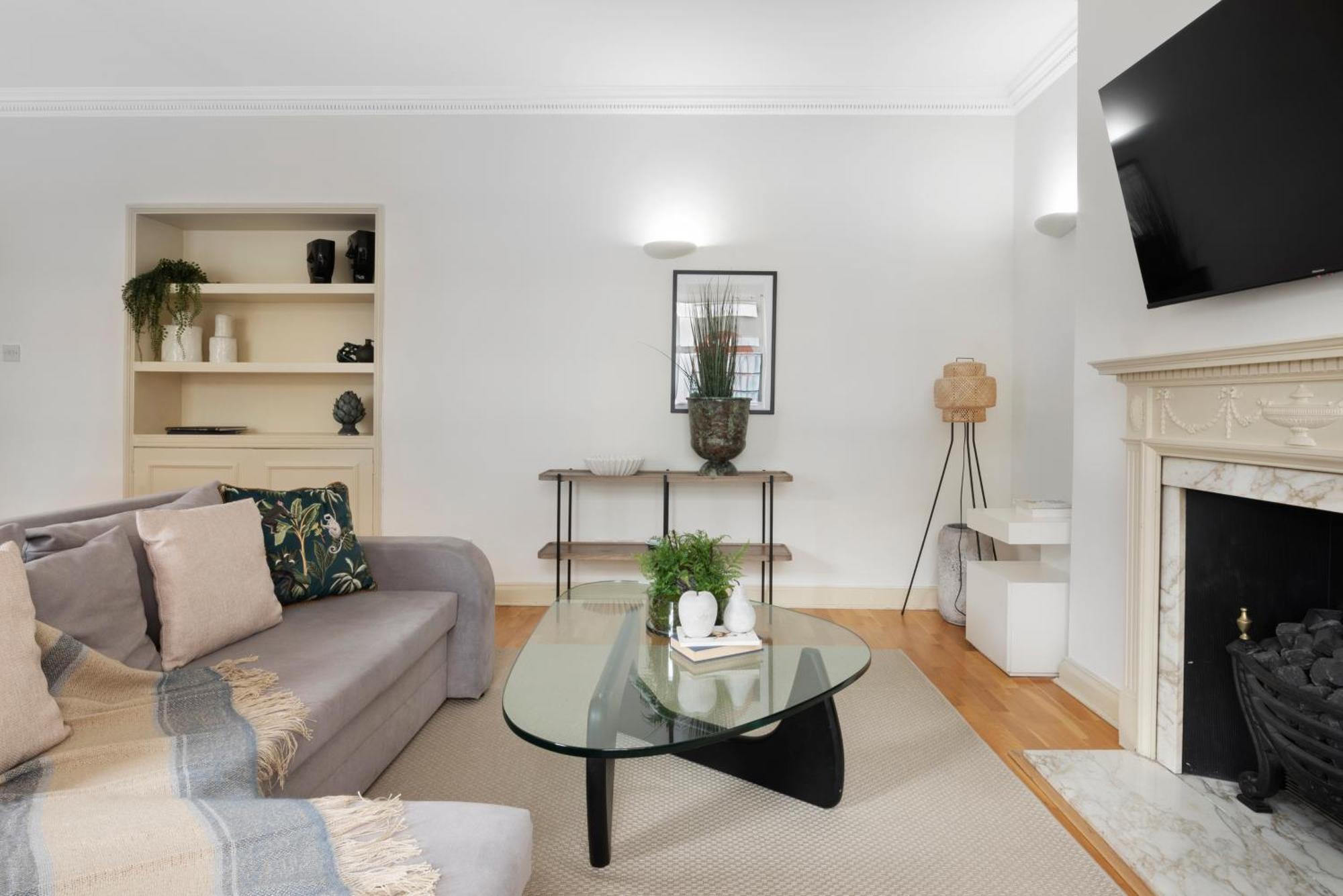 Mayfair Mews Apartment- 2 Bed 3 Apartment