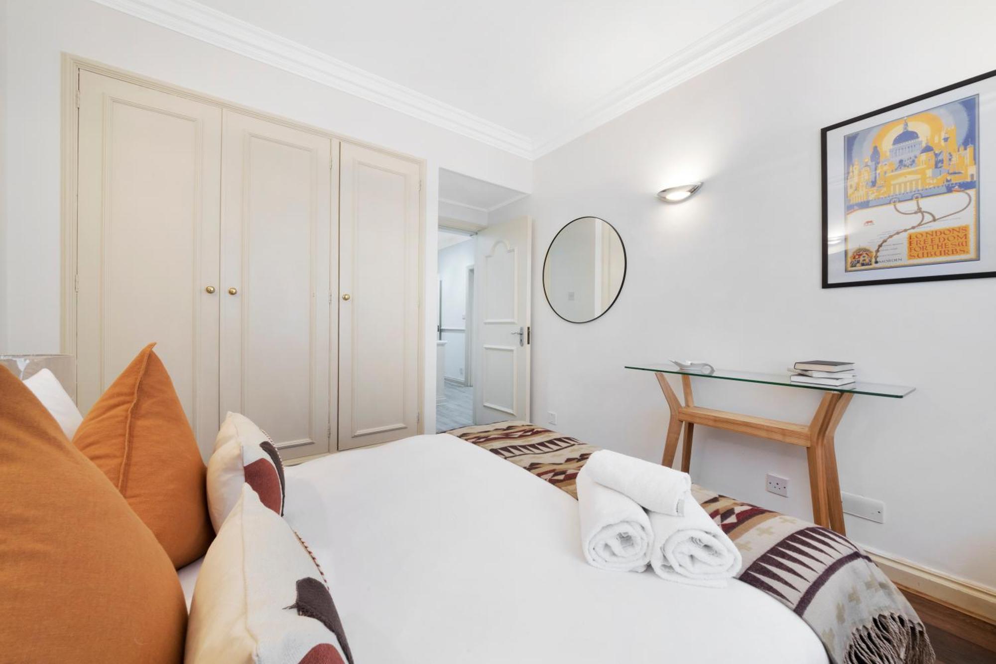 Mayfair Mews Apartment- 2 Bed 3 Apartment *