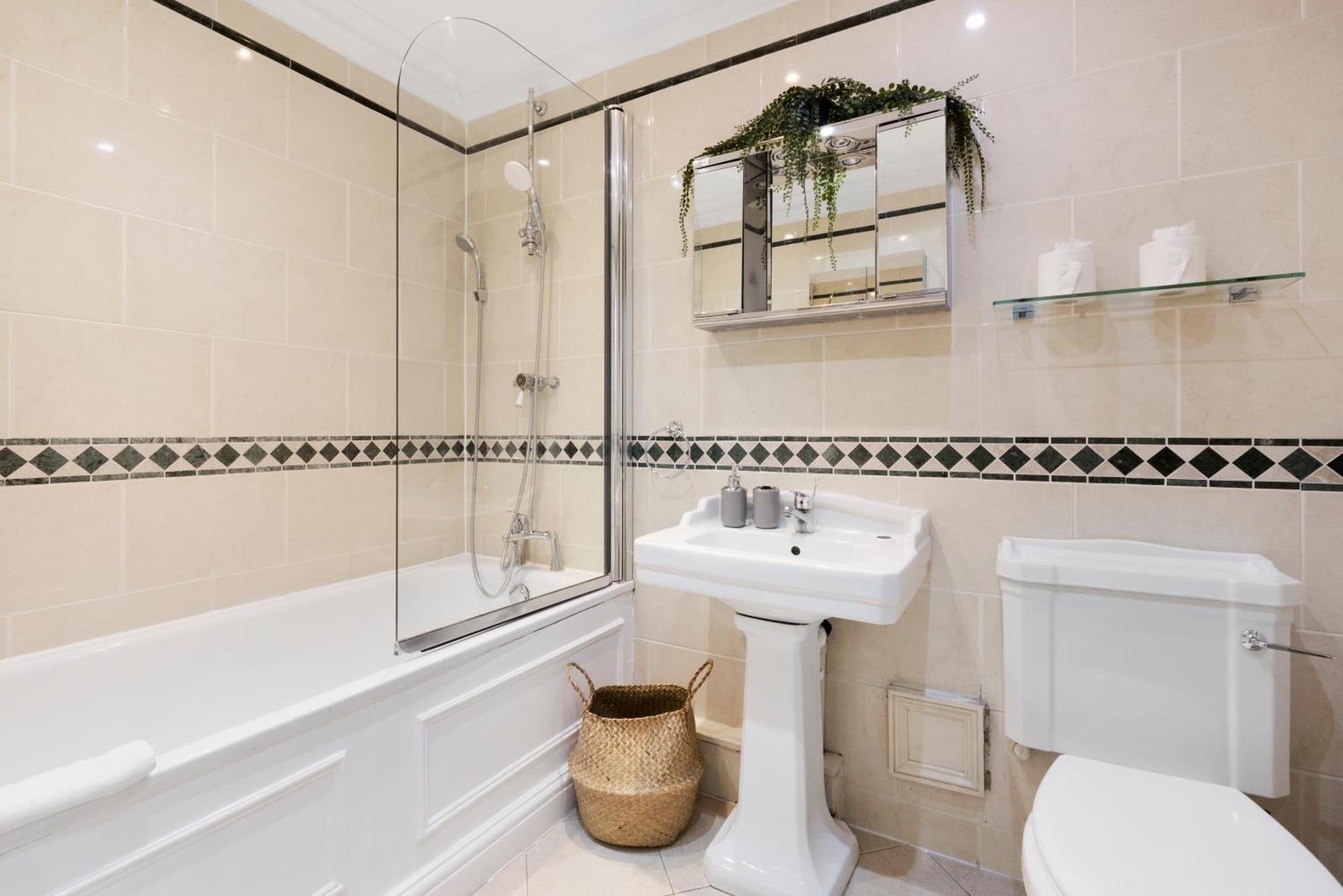 Mayfair Mews Apartment- 2 Bed 3 Apartment London