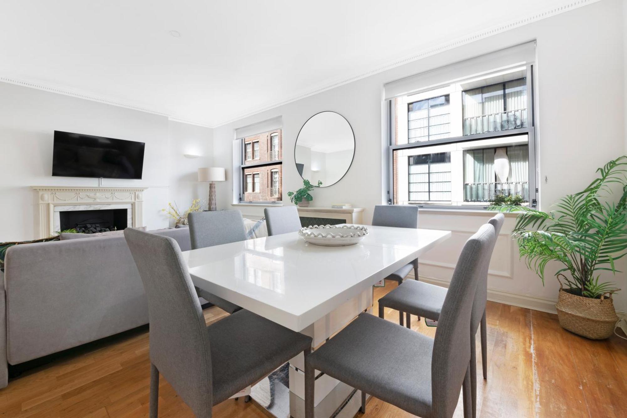 Mayfair Mews Apartment- 2 Bed 3 Apartment