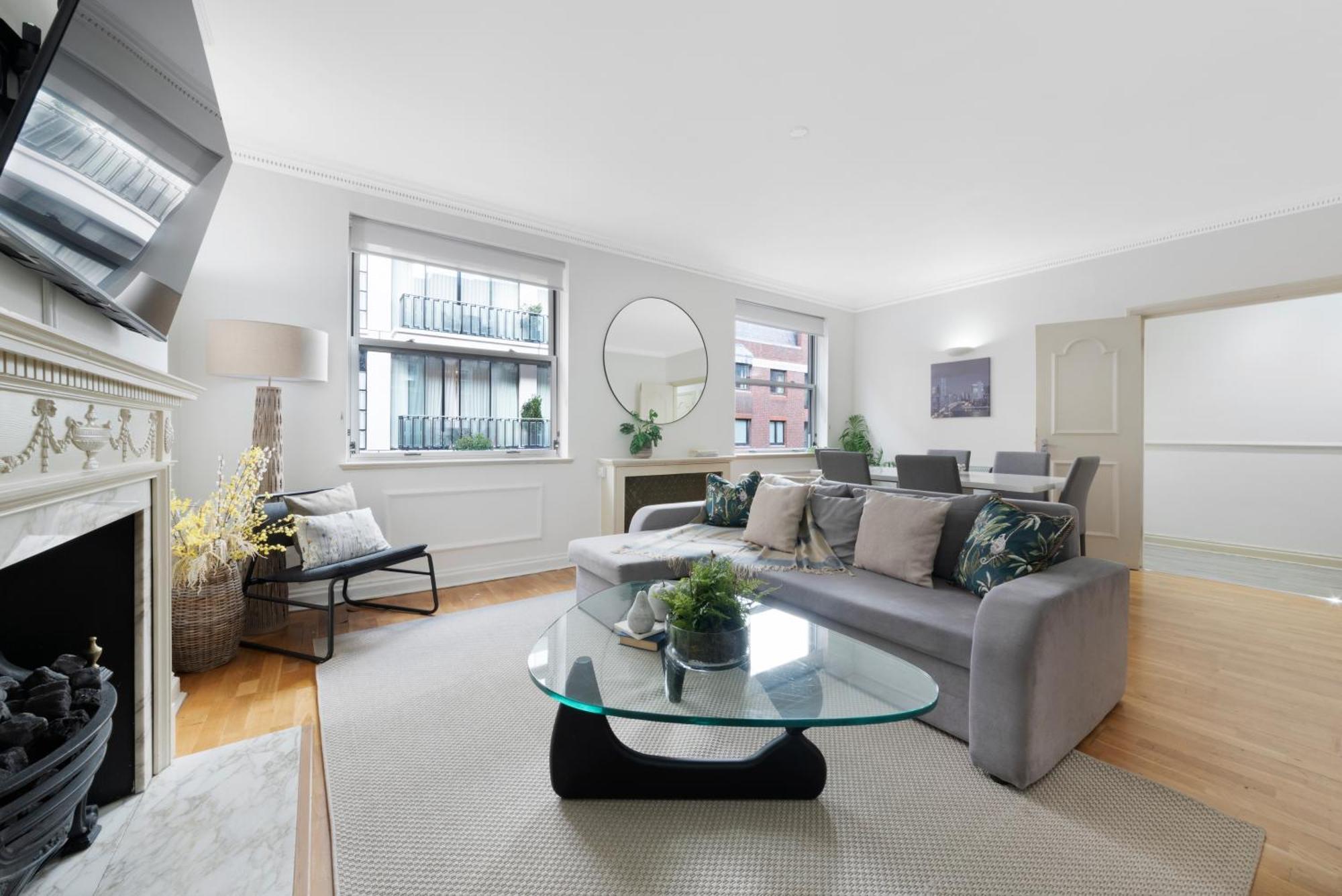 Mayfair Mews Apartment- 2 Bed 3 Apartment London
